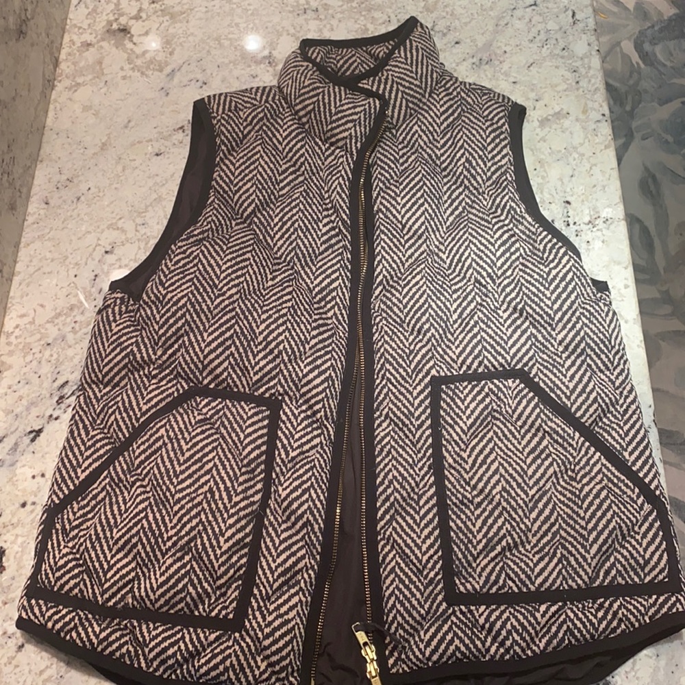 Jcrew women’s quilted vest - size L